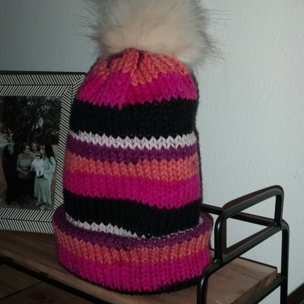 Knitted beanie NWOT - Picture 4 of 4